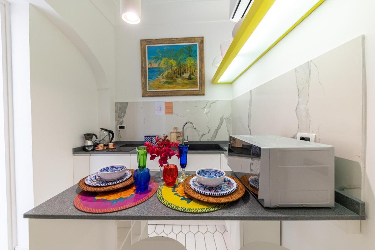 Suite Apartment Capri Con Jacuzzi In Piazzetta מראה חיצוני תמונה