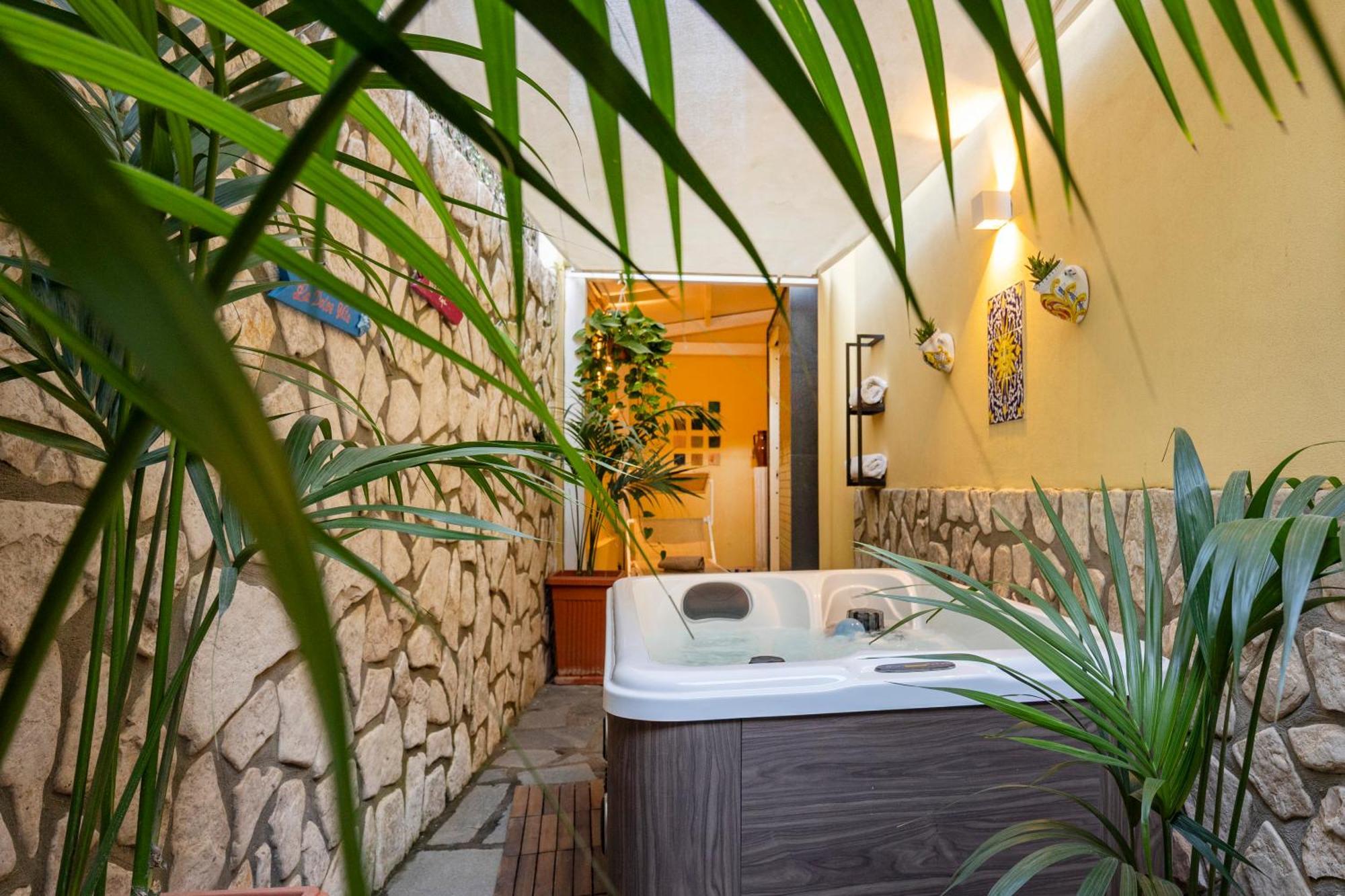 Suite Apartment Capri Con Jacuzzi In Piazzetta מראה חיצוני תמונה